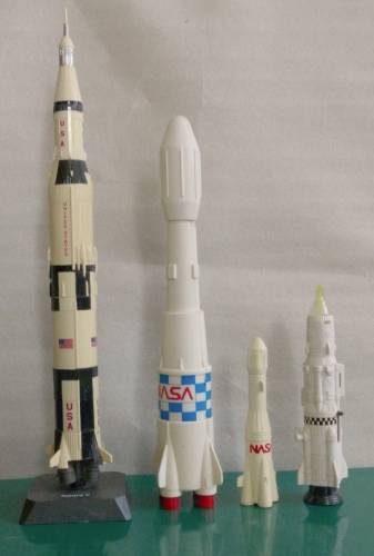 figurines,espace,fusée,collection,brocante,cabotins,jouets 